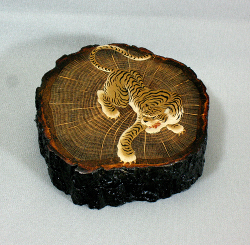 蒔絵香合　虎　時代物 koogou-tuta-tora.jpg